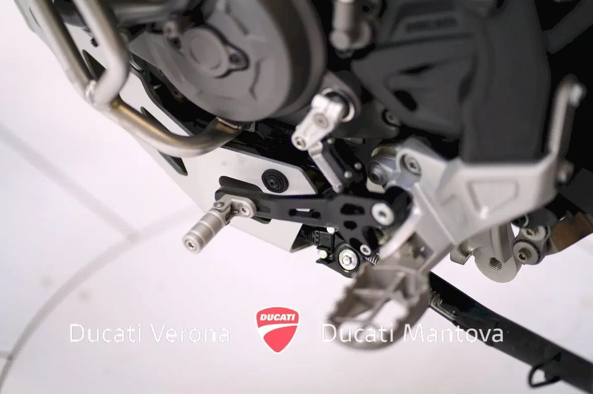 Ducati DesertX (2022 - 25) (17)
