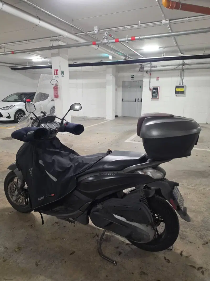 Piaggio Beverly 350 Police ABS-ASR (2018 - 20) (2)