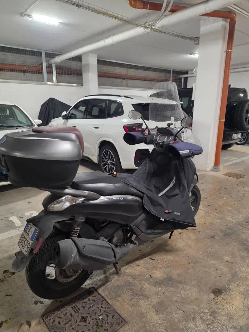 Piaggio Beverly 350 Police ABS-ASR (2018 - 20) (3)