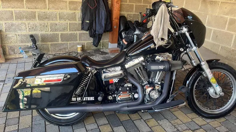 Harley-Davidson 1584 Super Glide Custom (2008 - 13) - FXDC (2)
