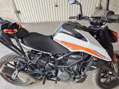 KTM 390 Duke (2021 - 23) usata