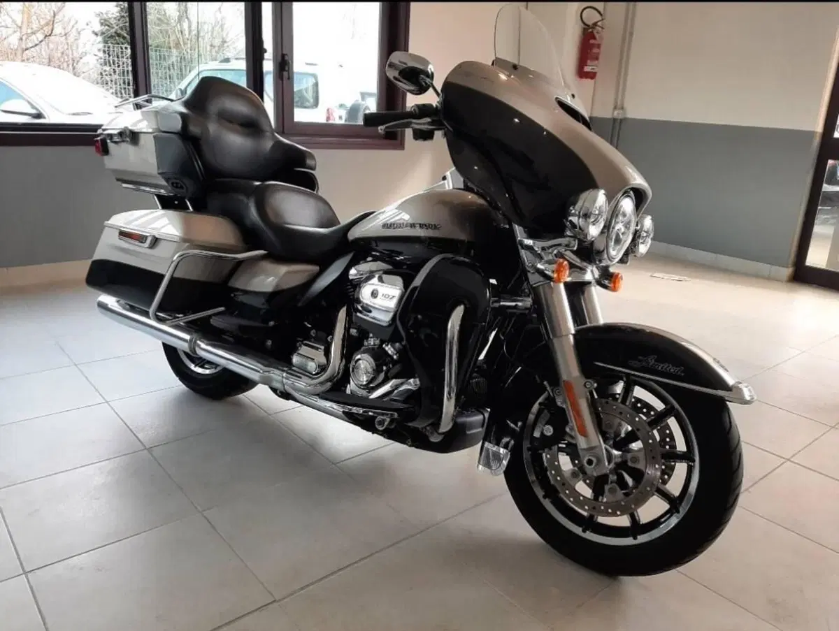Harley-Davidson 107 Electra Glide Ultra Limited (2017 - 18) - FLHTK (3)