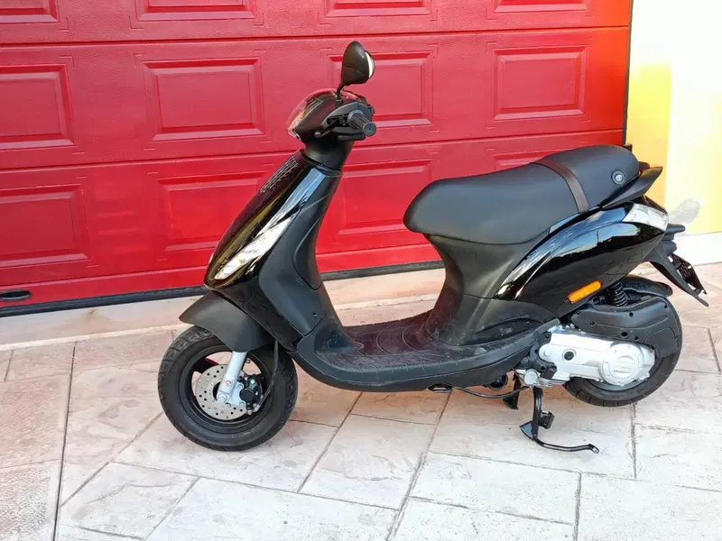 Piaggio Zip 50 4T (2021 - 25) (2)