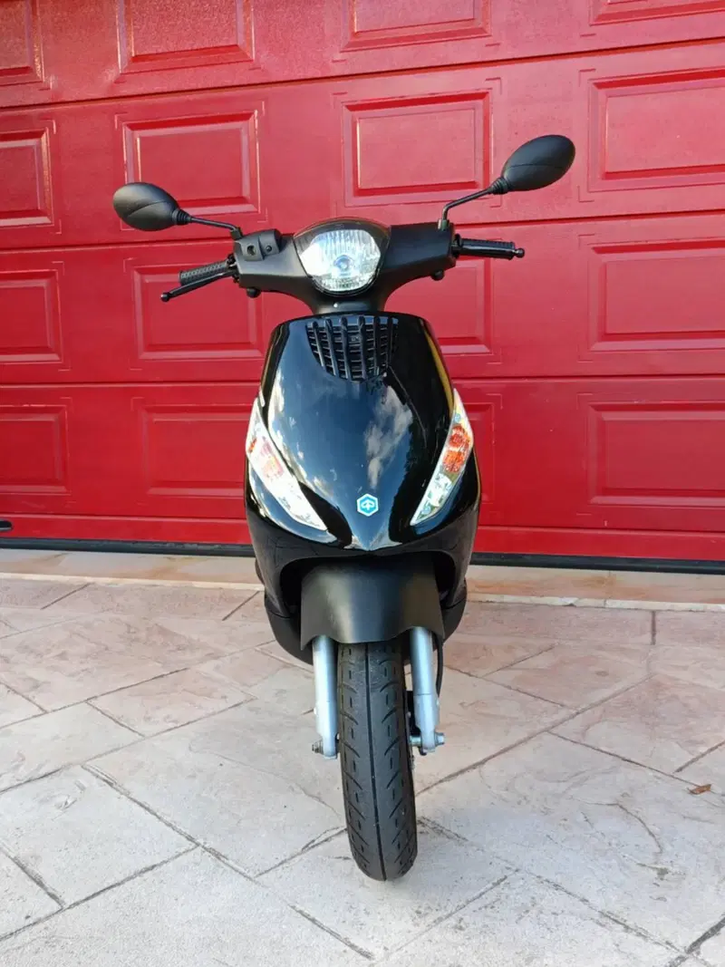 Piaggio Zip 50 4T (2021 - 25) (3)