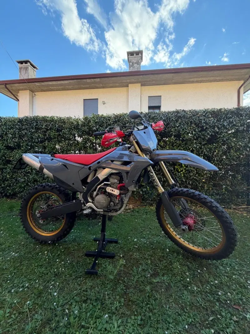 Honda CRF 250R (2005)