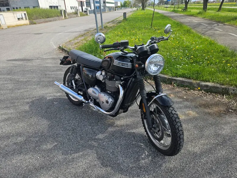 Triumph Bonneville T120 (2021 - 25) (2)
