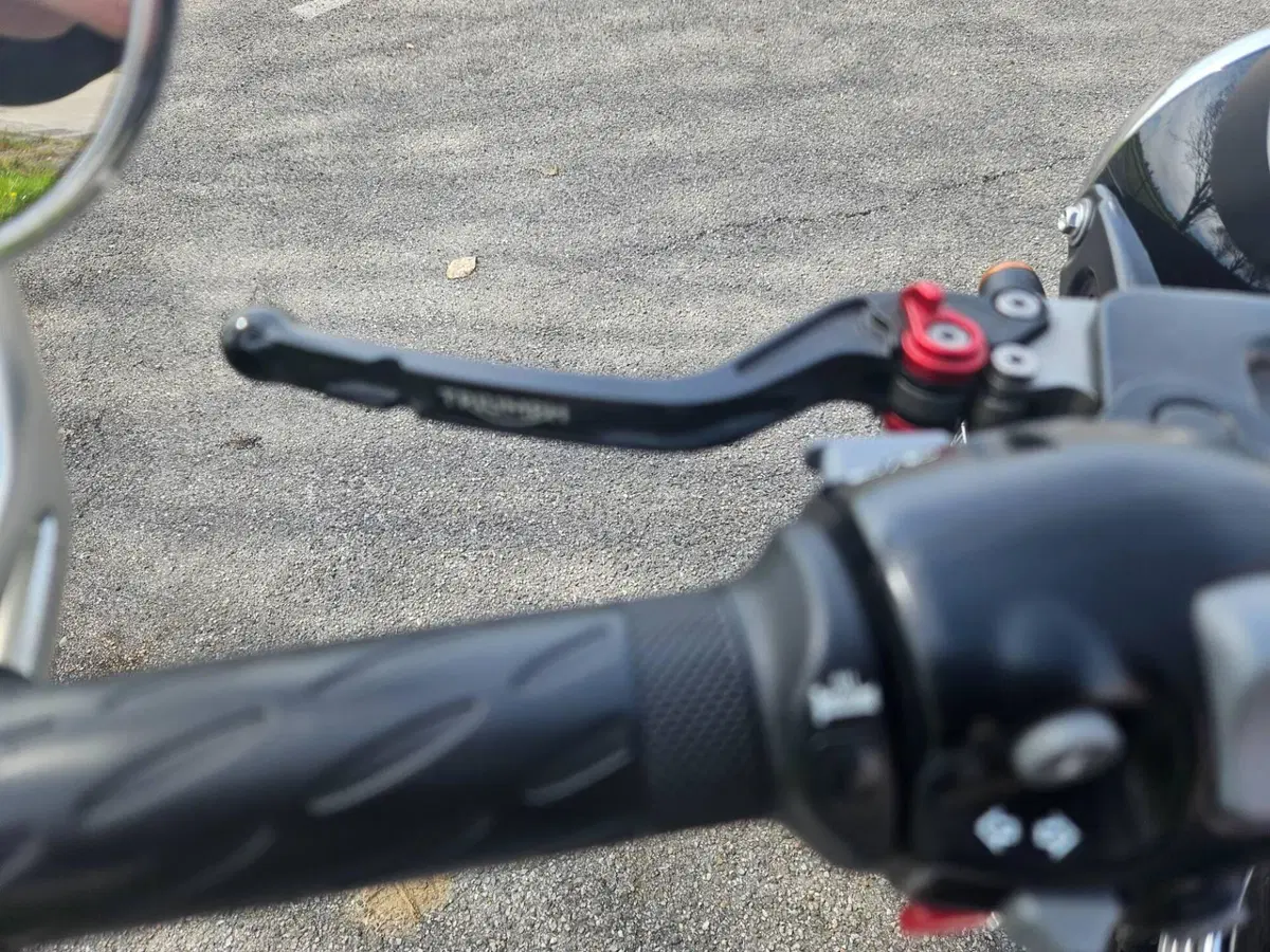 Triumph Bonneville T120 (2021 - 25) (4)