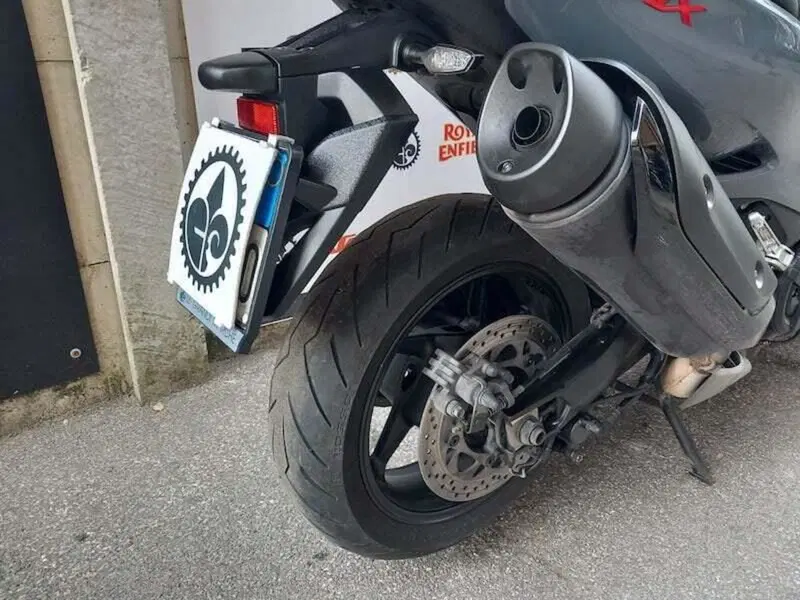 Yamaha T-Max 560 Tech Max (2021) (2)