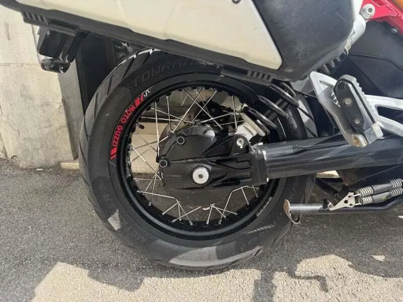 Moto Guzzi V85 TT (2019 - 20) (2)