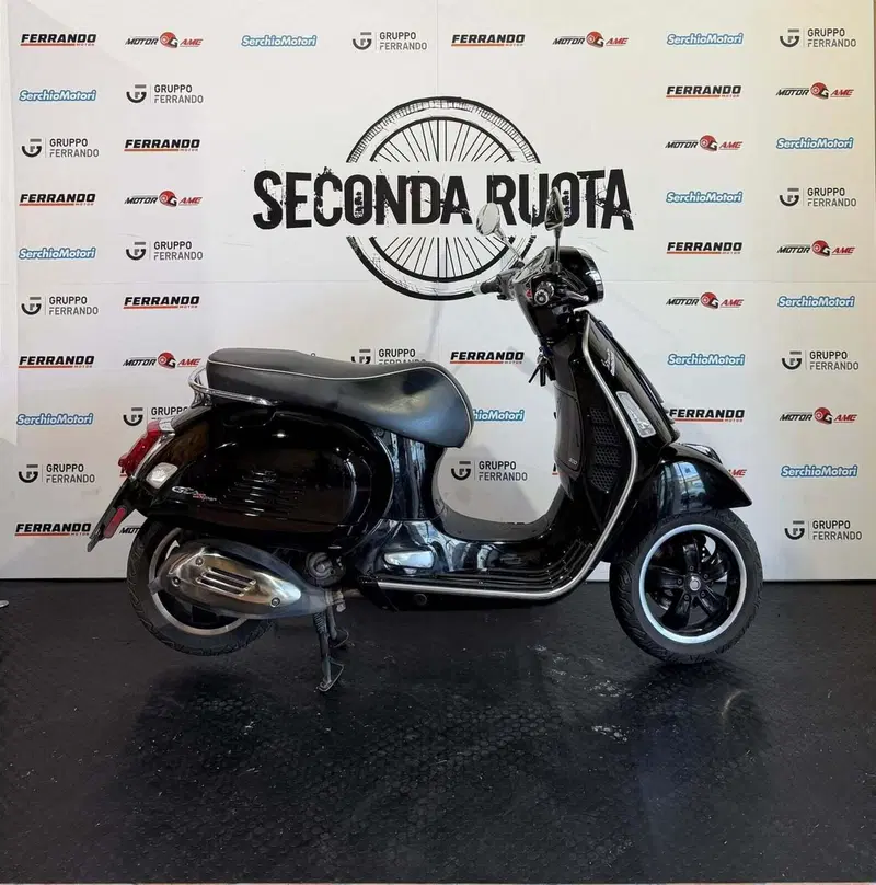 Vespa GTS 300 Hpe (2021 - 22)