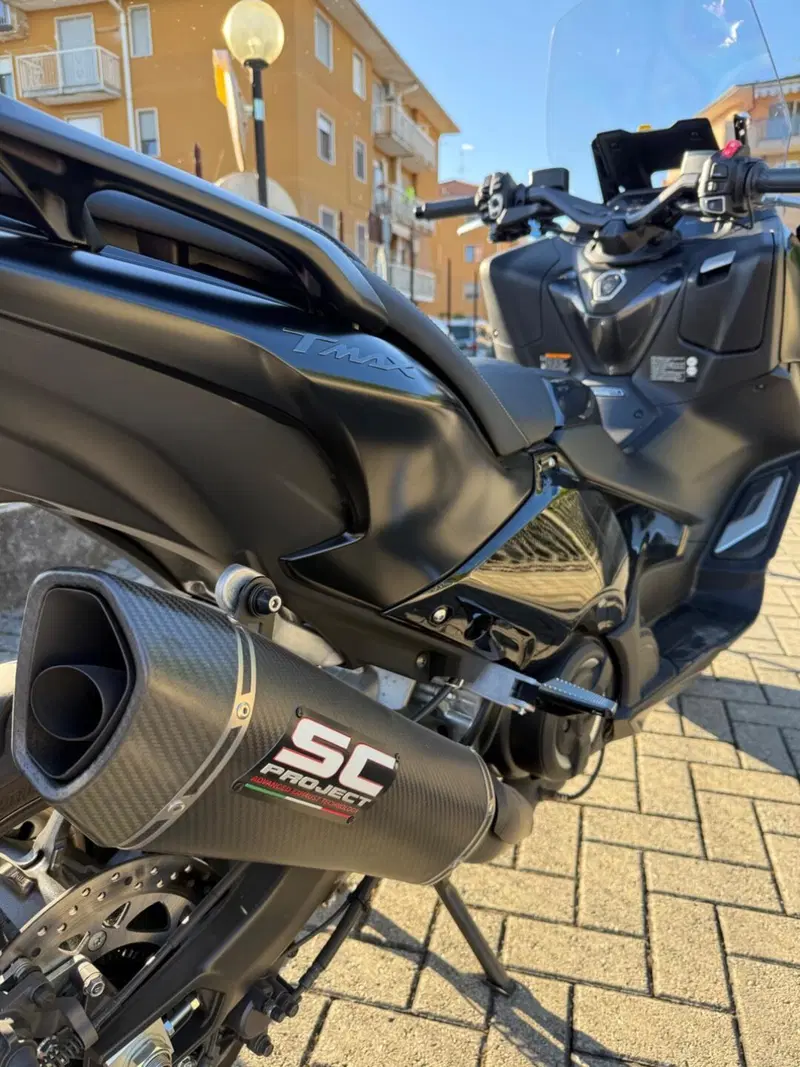 Yamaha T-Max 560 Tech Max (2022 - 24) (5)