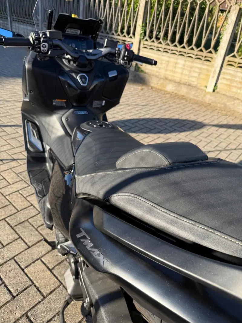 Yamaha T-Max 560 Tech Max (2022 - 24) (7)