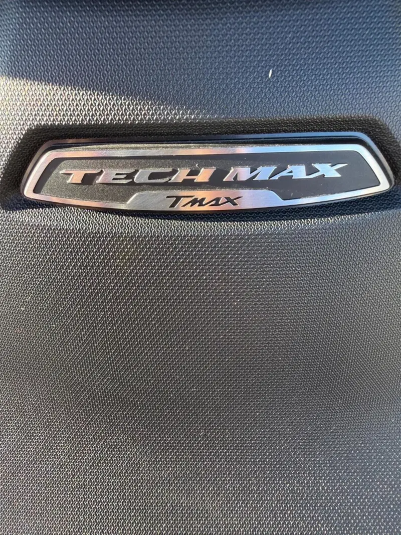 Yamaha T-Max 560 Tech Max (2022 - 24) (8)