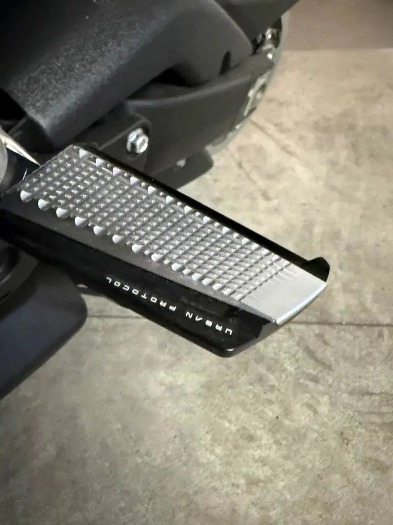 Yamaha T-Max 560 Tech Max (2022 - 24) (17)