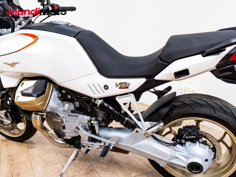 Moto Guzzi V100 Mandello (2022 - 24) (4)