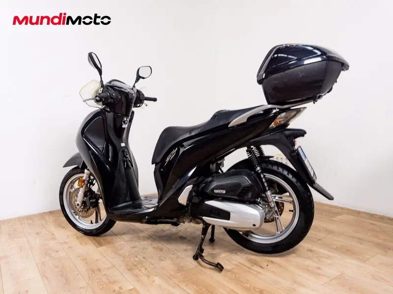 Honda SH 150i ABS (2013 - 16) (7)
