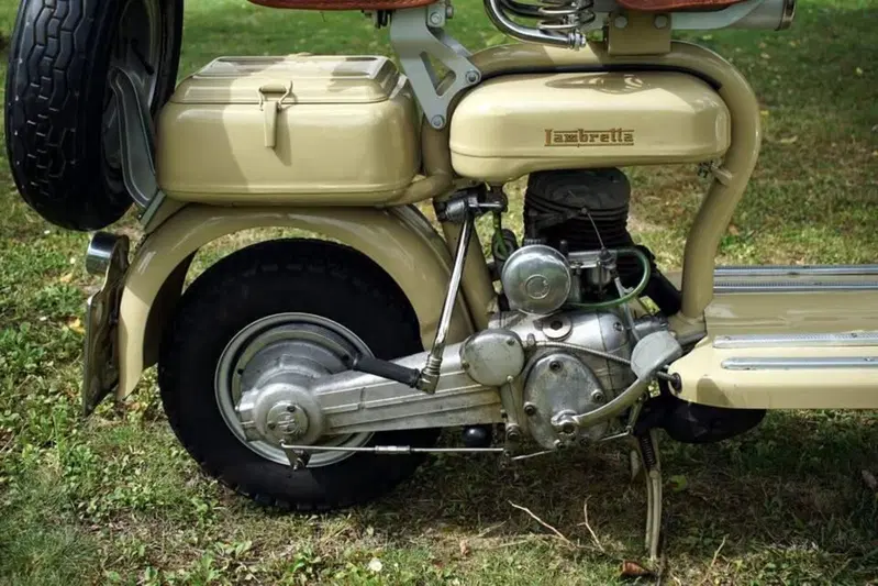 Lambretta d125 (4)