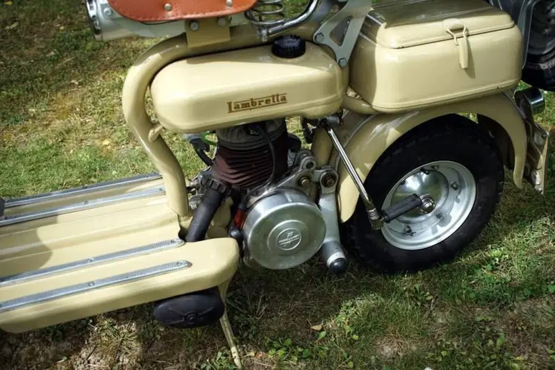 Lambretta d125 (5)