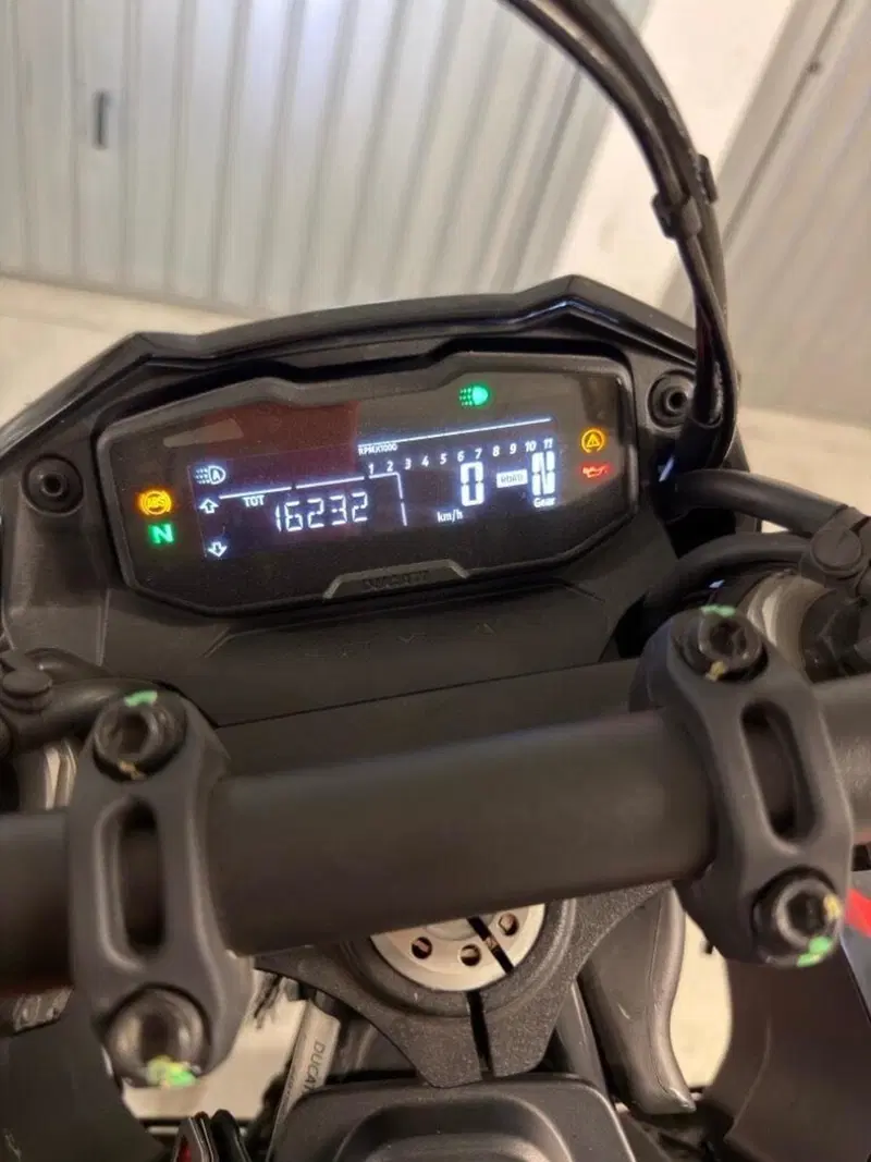 Ducati Hypermotard 698 Mono RVE (2024 - 26) (4)