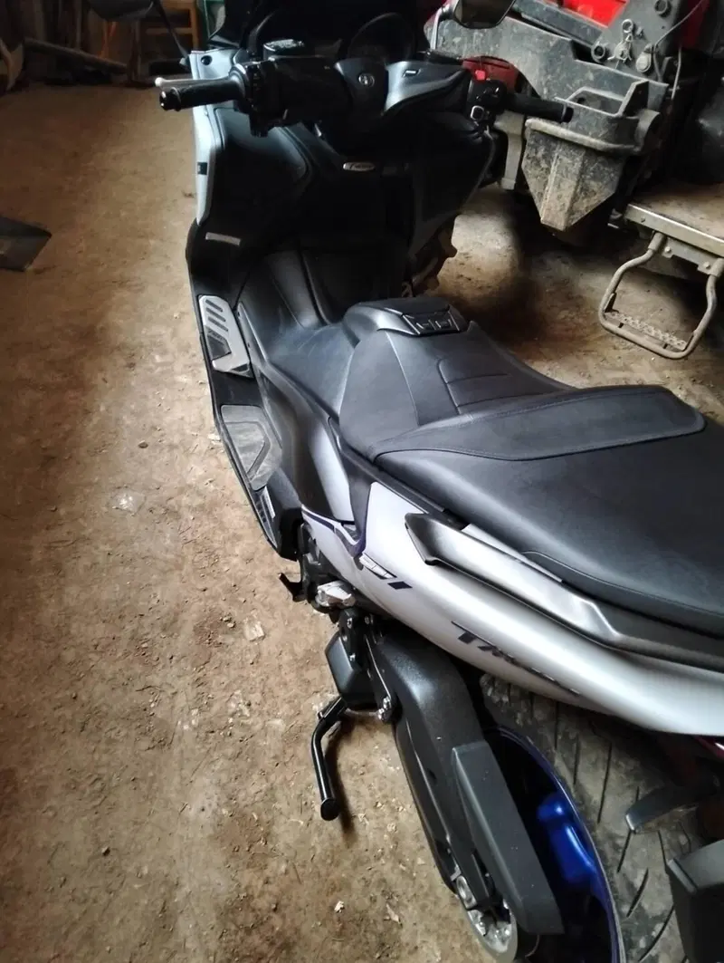 Yamaha T-Max 560 (2022 - 24) (2)