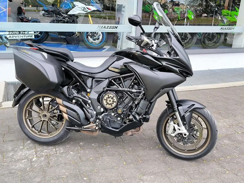 MV Agusta Turismo Veloce 800 Lusso SCS (2021 - 26) (3)
