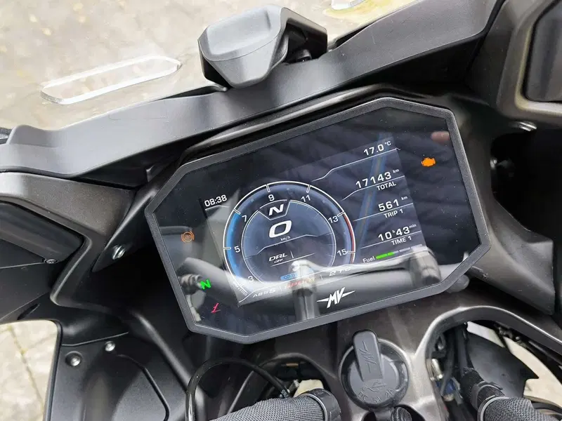 MV Agusta Turismo Veloce 800 Lusso SCS (2021 - 26) (5)