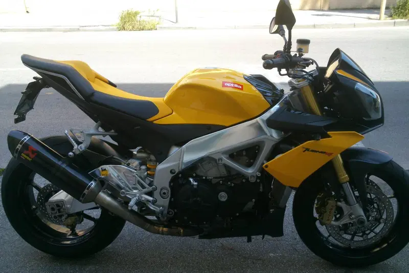 Aprilia Tuono V4 R APRC (2011 - 13) (6)