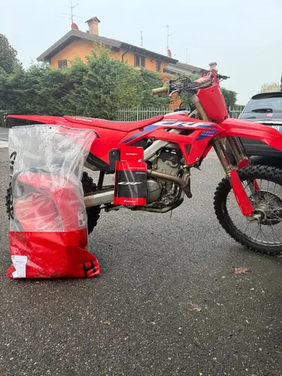 Honda CRF 250R (2023) usata