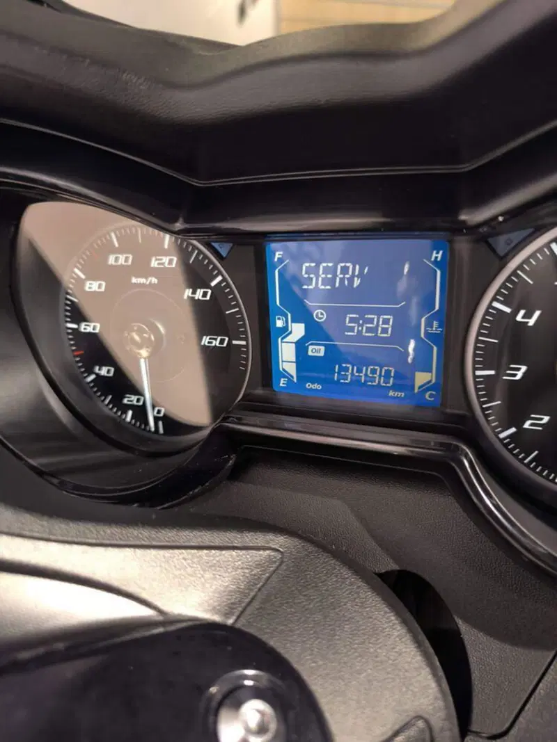 Yamaha X-Max 300 Tech Max (2021 - 24) (6)