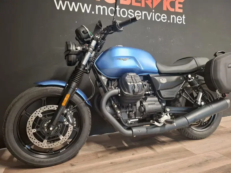 Moto Guzzi V7 Stone (2025 - 26) (2)