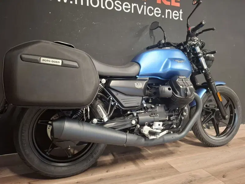 Moto Guzzi V7 Stone (2025 - 26) (6)