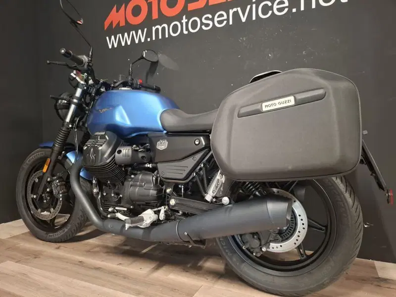 Moto Guzzi V7 Stone (2025 - 26) (3)