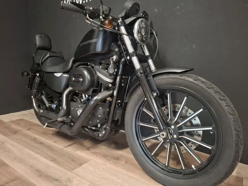 Harley-Davidson 883 Iron (2014 - 16) - XL 883N (5)
