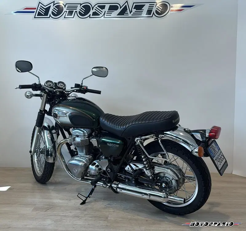 Kawasaki W 800 (2010 - 17) (2)