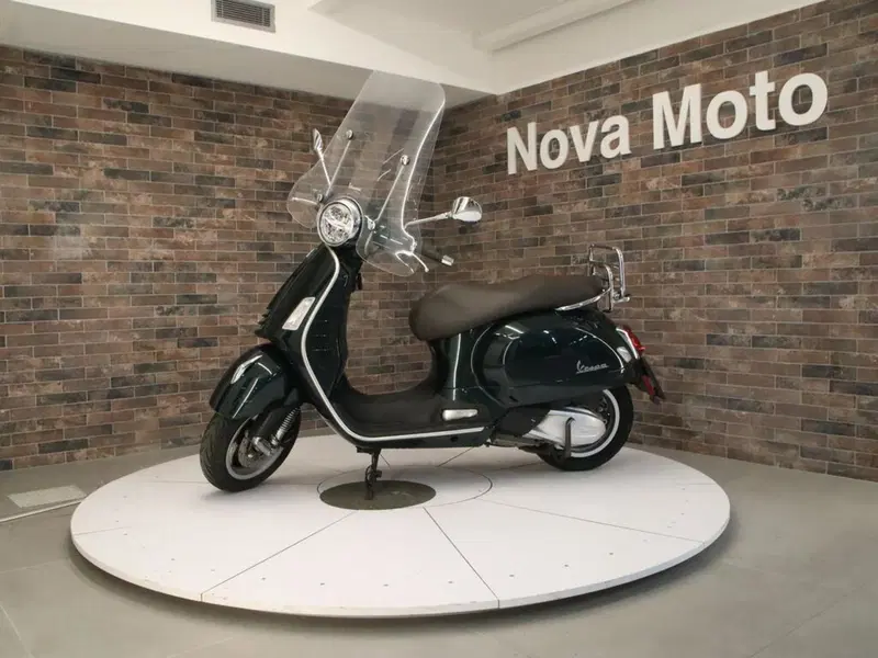 Vespa GTS 300 Hpe (2019)