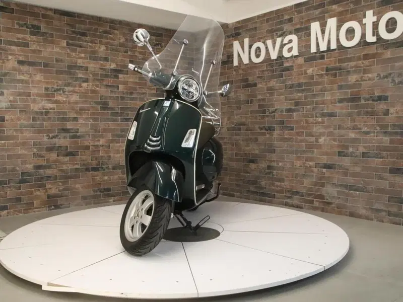 Vespa GTS 300 Hpe (2019) (3)