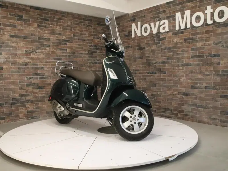 Vespa GTS 300 Hpe (2019) (6)