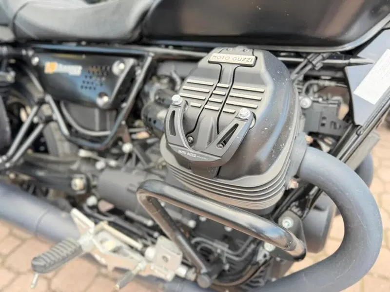 Moto Guzzi V9 Roamer (2021 - 24) (6)