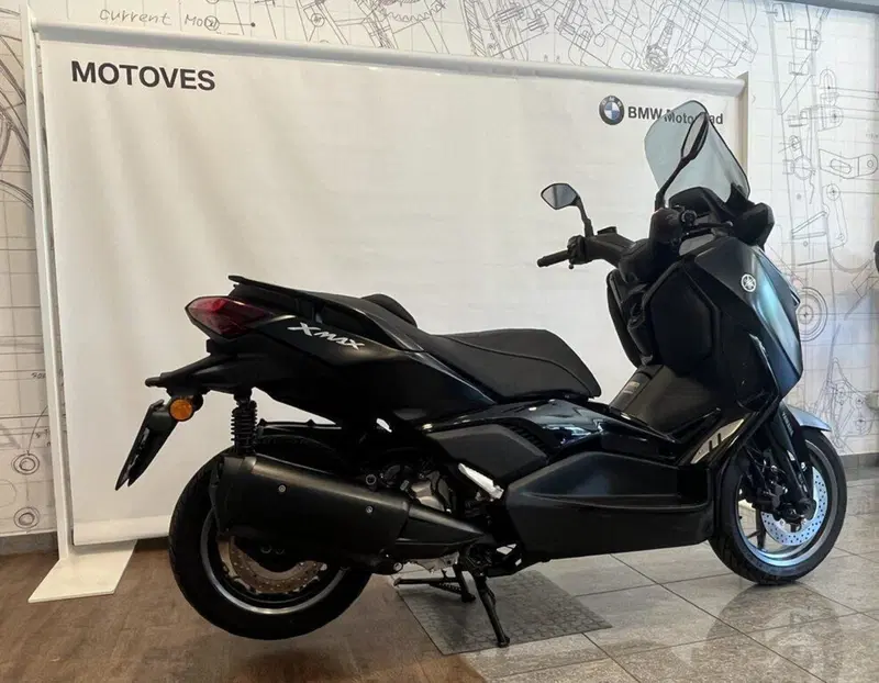 Yamaha X-Max 300 Tech Max (2021 - 24) (2)