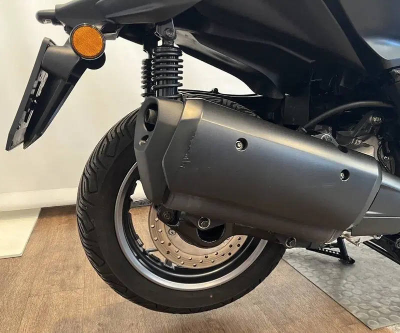 Yamaha X-Max 300 Tech Max (2021 - 24) (3)