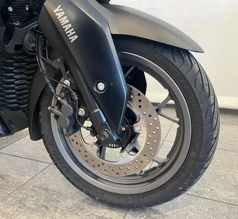 Yamaha X-Max 300 Tech Max (2021 - 24) (6)