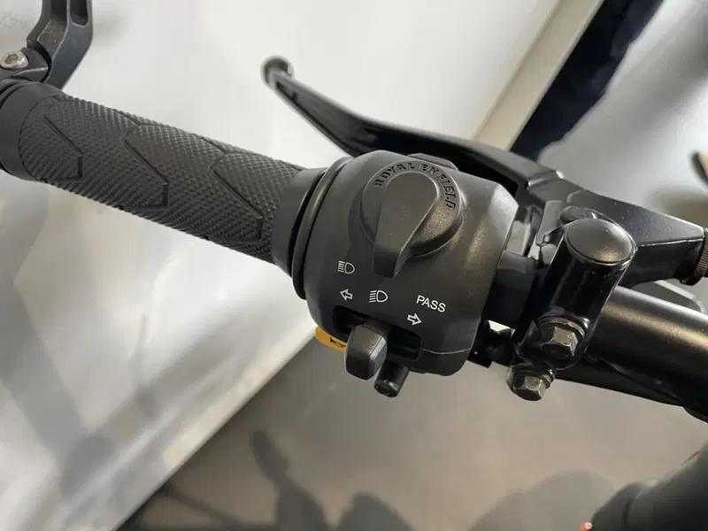 Royal Enfield Guerrilla 450 (2024 - 26) (11)