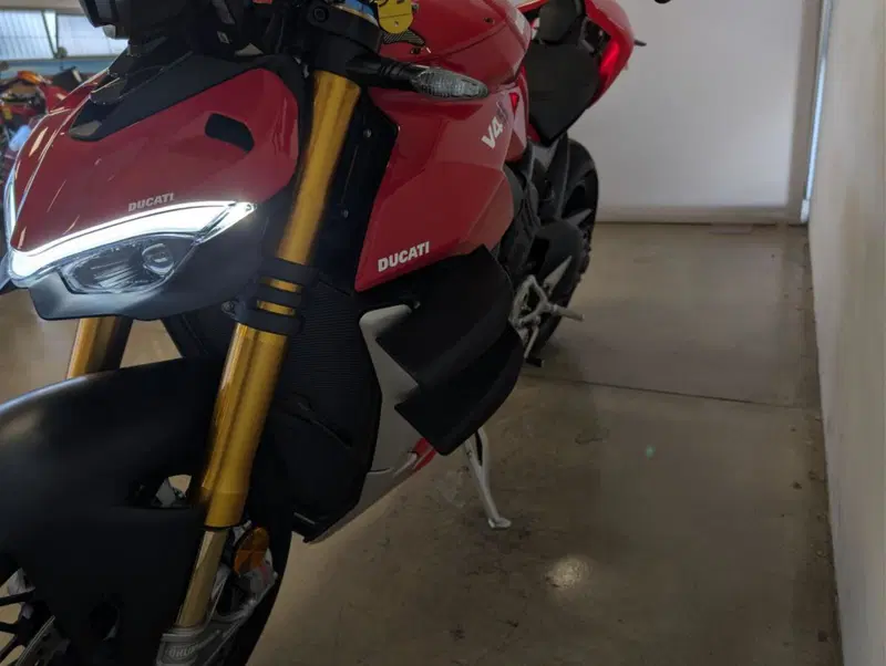 Ducati Streetfighter V4 1100 S (2020) (3)
