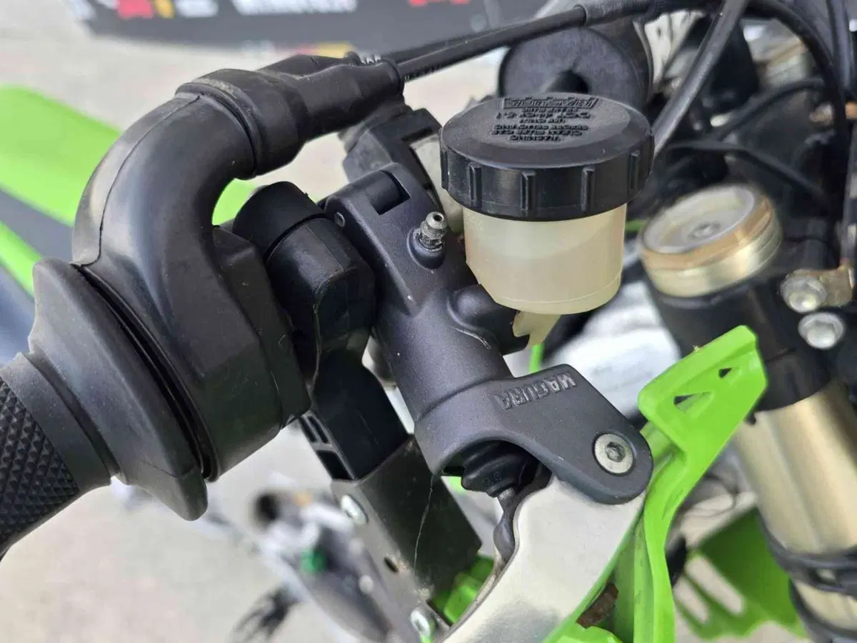 Kawasaki KX450F (2011 - 12) (23)