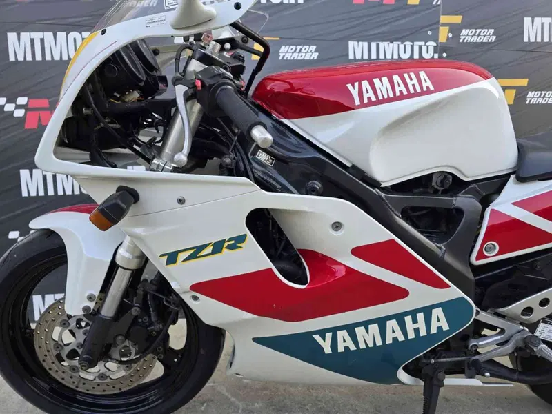 Yamaha TZR 250 RS 3VX (3)