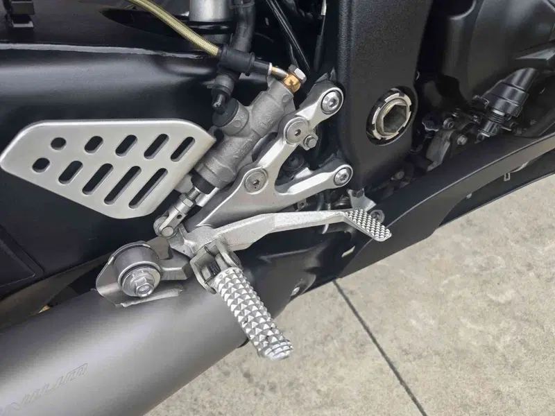 Yamaha YZF R6 (2008 - 09) (22)