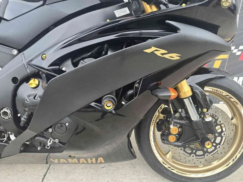 Yamaha YZF R6 (2008 - 09) (8)