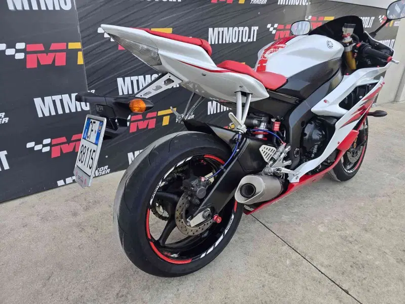 Yamaha YZF R6 (2006 - 07) (5)