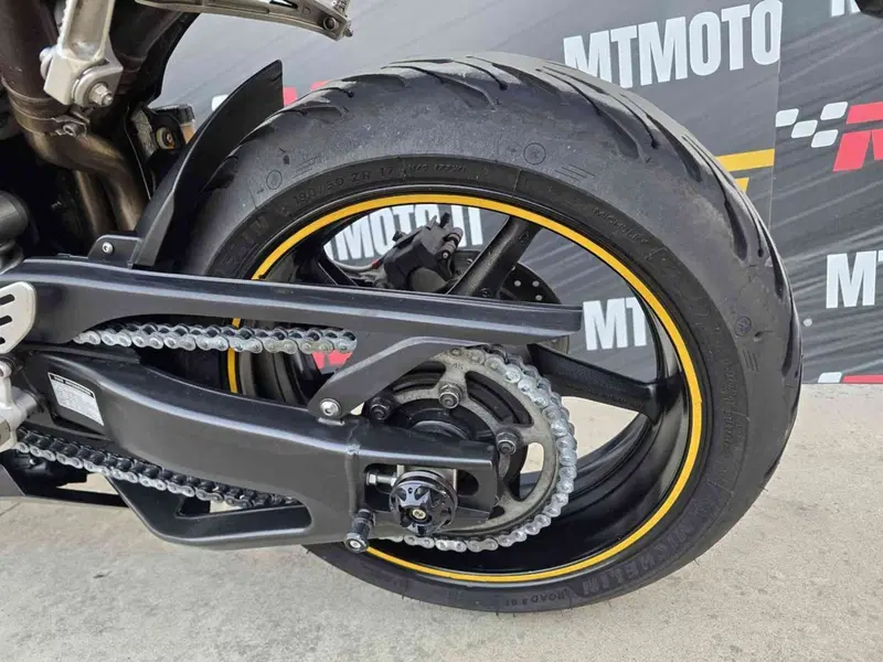 Yamaha YZF R1 (2007 - 08) (7)