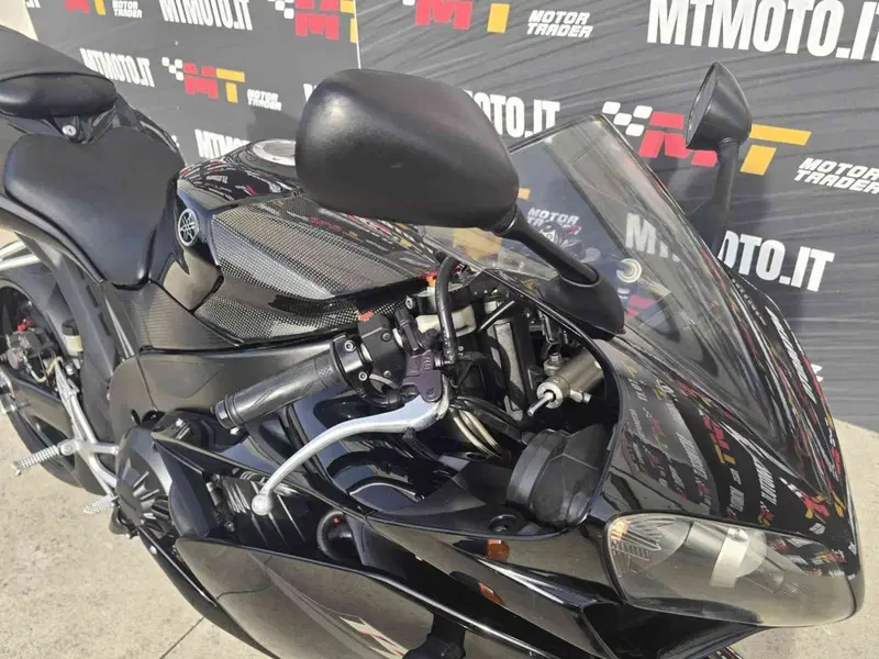 Yamaha YZF R1 (2007 - 08) (19)